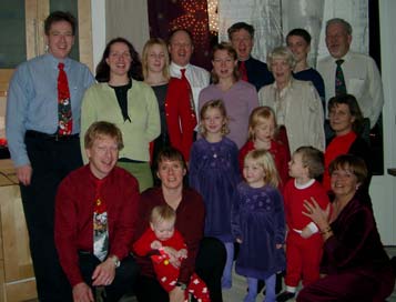 A family gathering on Christmas Eve 2001. Click to see a larger picture (55 kb).